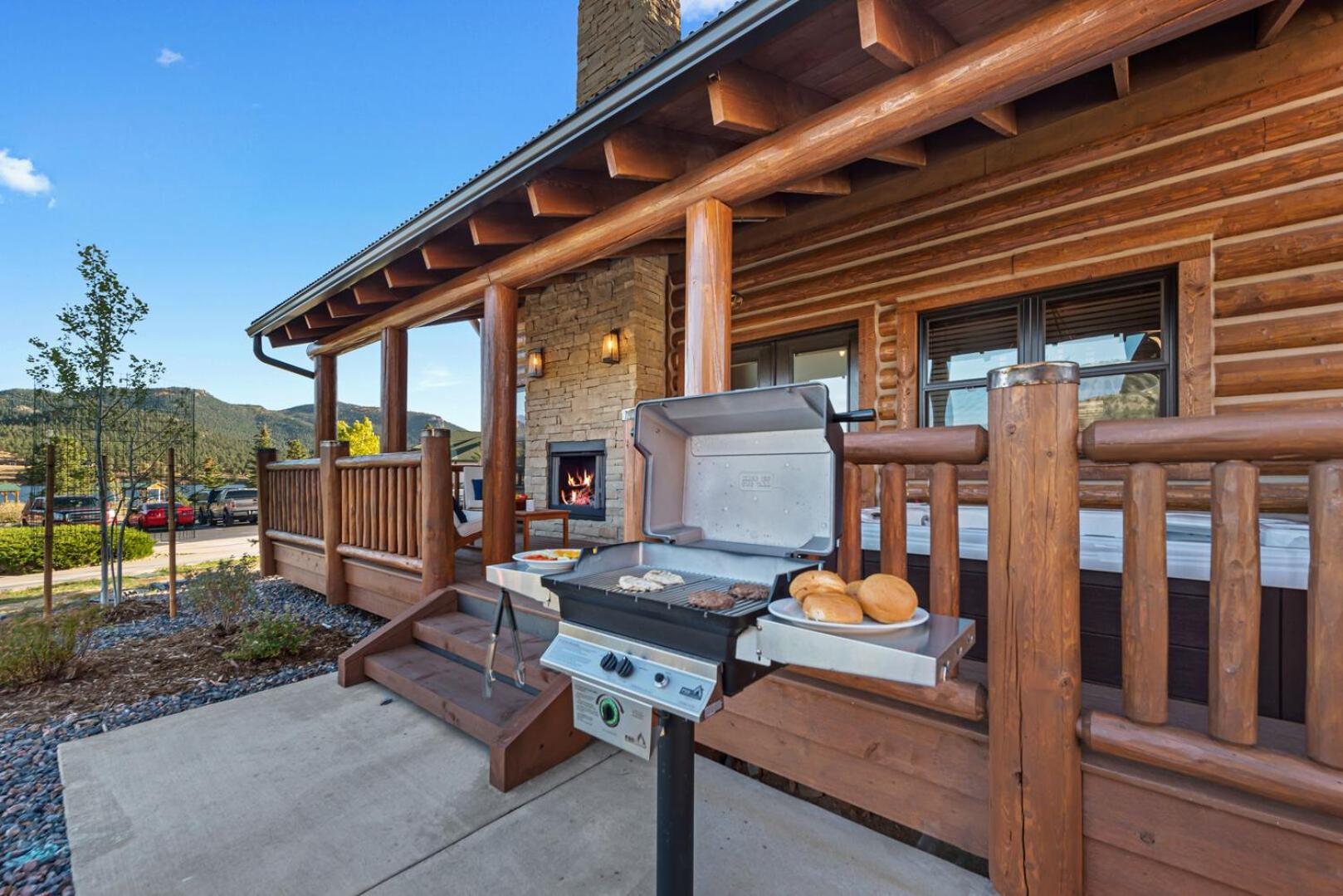 Chic Retreat Indoor Outdoor Fireplace, Private Jacuzzi, Great Location! Estes Park Quarto foto